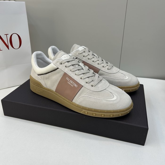 High-Quality Valentino Men's Shoes on Yupoo