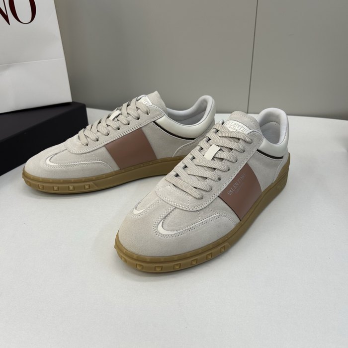 High-Quality Valentino Men's Shoes on Yupoo