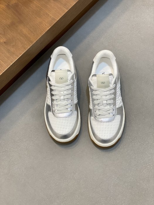 High-Quality Valentino Men's Shoes on Yupoo