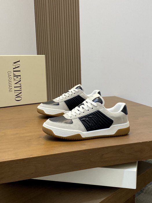 High-Quality Valentino Men's Shoes on Yupoo