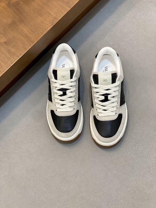 High-Quality Valentino Men's Shoes on Yupoo