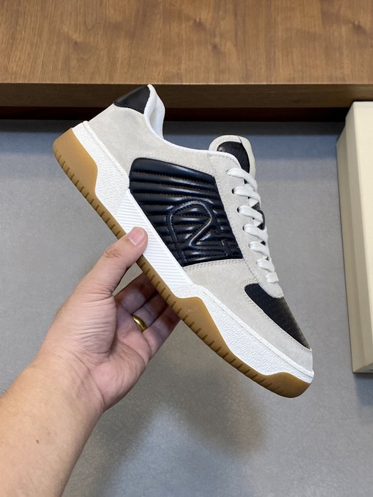 High-Quality Valentino Men's Shoes on Yupoo