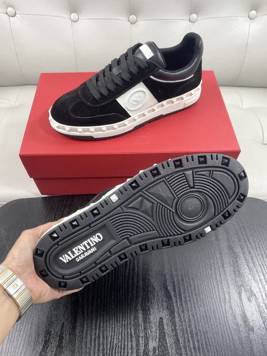 High-Quality Valentino Men's Shoes on Yupoo
