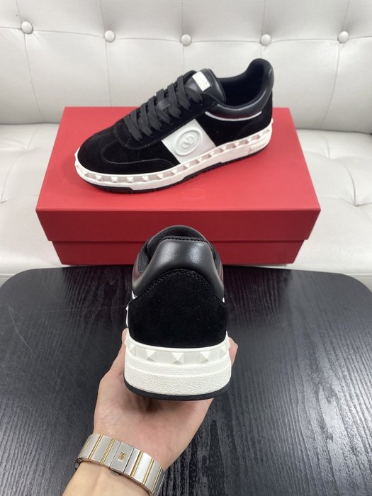 High-Quality Valentino Men's Shoes on Yupoo