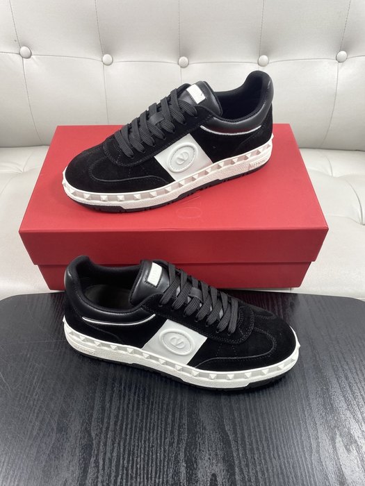 High-Quality Valentino Men's Shoes on Yupoo