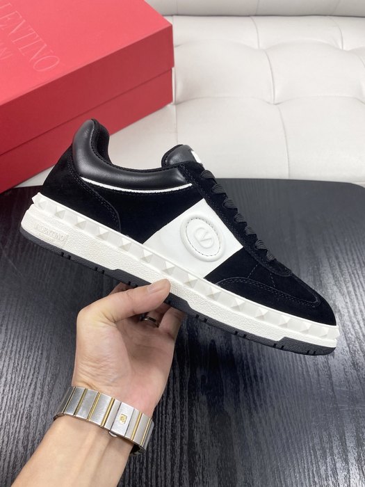High-Quality Valentino Men's Shoes on Yupoo