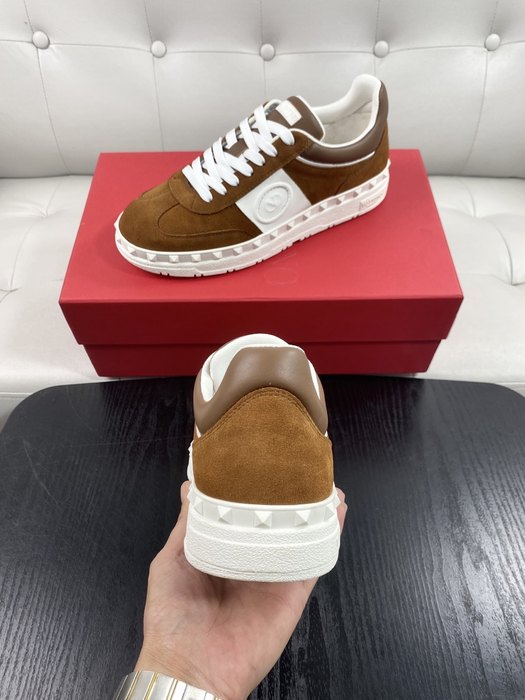 High-Quality Valentino Men's Shoes on Yupoo