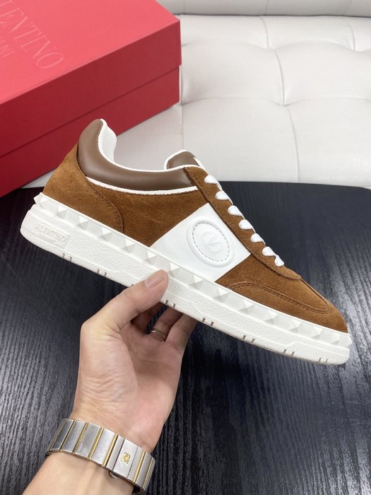 High-Quality Valentino Men's Shoes on Yupoo