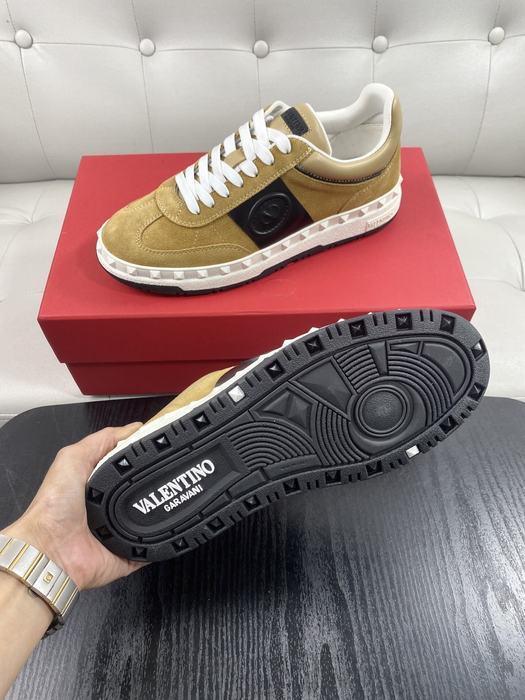 High-Quality Valentino Men's Shoes on Yupoo