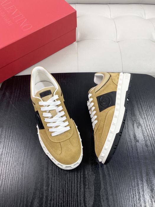 High-Quality Valentino Men's Shoes on Yupoo