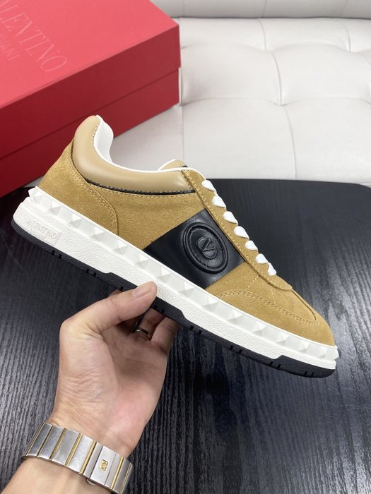 High-Quality Valentino Men's Shoes on Yupoo