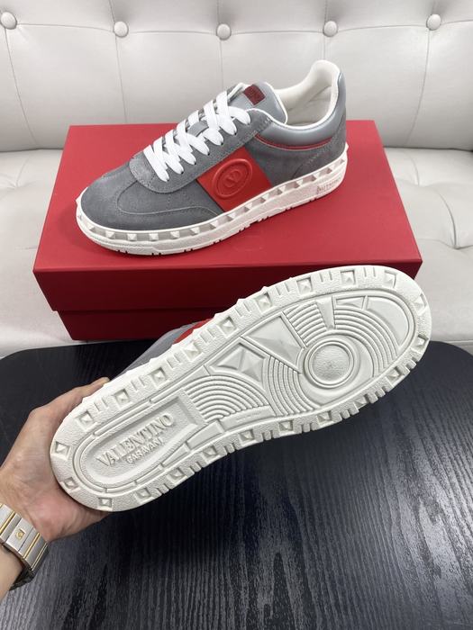 High-Quality Valentino Men's Shoes on Yupoo