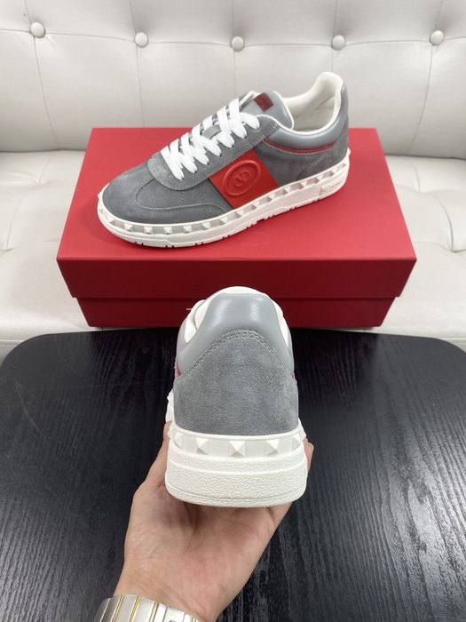 High-Quality Valentino Men's Shoes on Yupoo