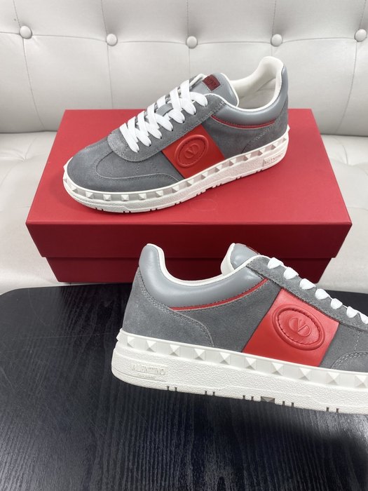 High-Quality Valentino Men's Shoes on Yupoo