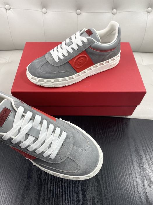 High-Quality Valentino Men's Shoes on Yupoo