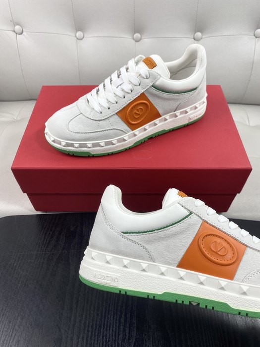 High-Quality Valentino Men's Shoes on Yupoo