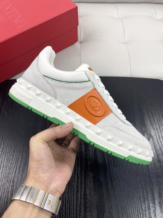 High-Quality Valentino Men's Shoes on Yupoo