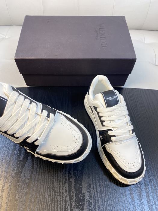 High-Quality Valentino Men's Shoes on Yupoo