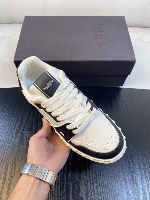 High-Quality Valentino Men's Shoes on Yupoo