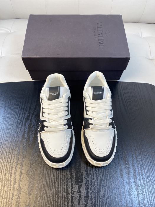 High-Quality Valentino Men's Shoes on Yupoo