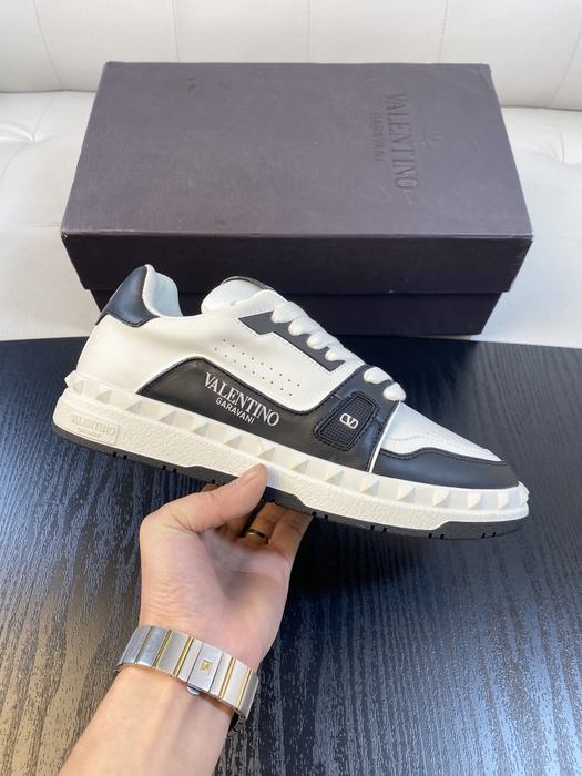 High-Quality Valentino Men's Shoes on Yupoo