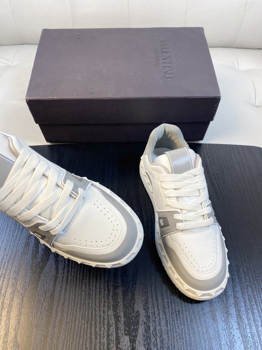 High-Quality Valentino Men's Shoes on Yupoo