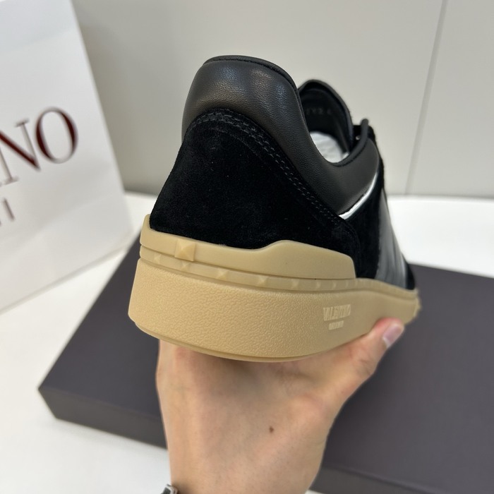 High-Quality Valentino Men's Shoes on Yupoo