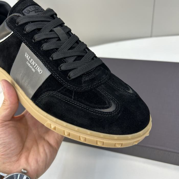 High-Quality Valentino Men's Shoes on Yupoo