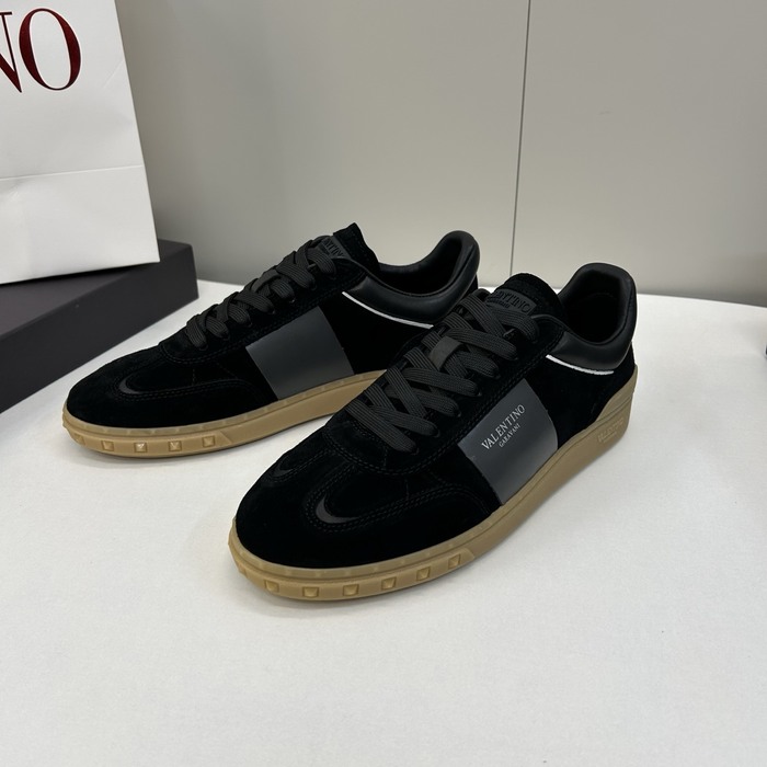 High-Quality Valentino Men's Shoes on Yupoo