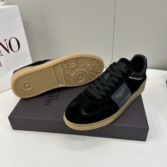 High-Quality Valentino Men's Shoes on Yupoo