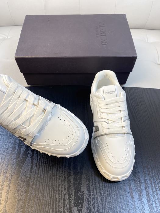 High-Quality Valentino Men's Shoes on Yupoo