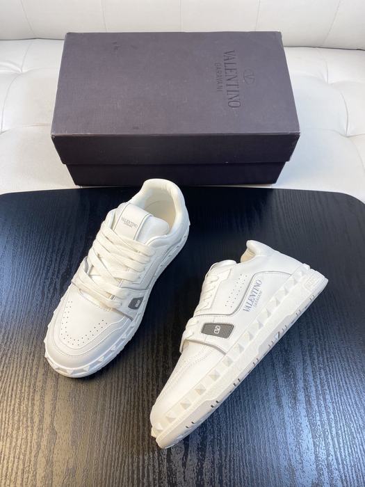 High-Quality Valentino Men's Shoes on Yupoo