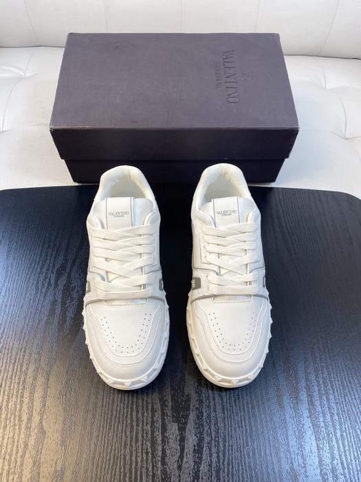 High-Quality Valentino Men's Shoes on Yupoo