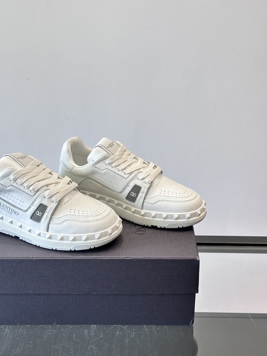 High-Quality Valentino Men's Shoes on Yupoo