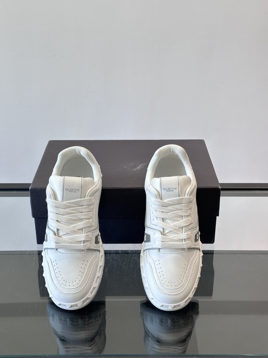 High-Quality Valentino Men's Shoes on Yupoo