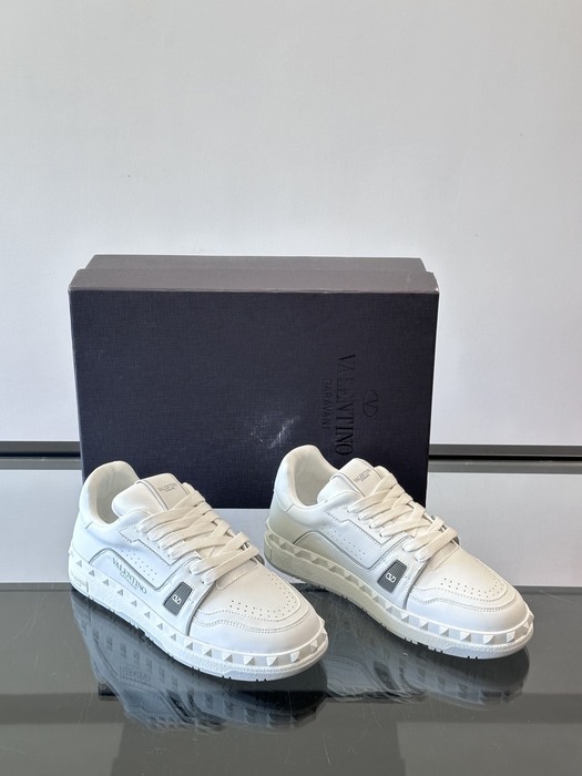 High-Quality Valentino Men's Shoes on Yupoo