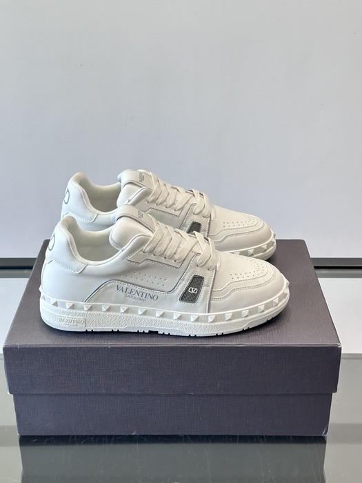 High-Quality Valentino Men's Shoes on Yupoo