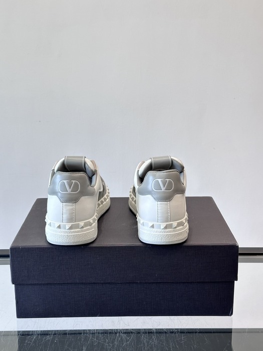 High-Quality Valentino Men's Shoes on Yupoo