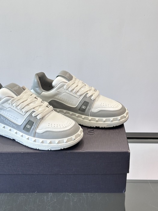 High-Quality Valentino Men's Shoes on Yupoo