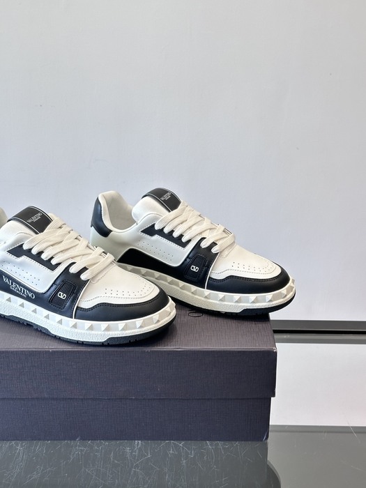 High-Quality Valentino Men's Shoes on Yupoo