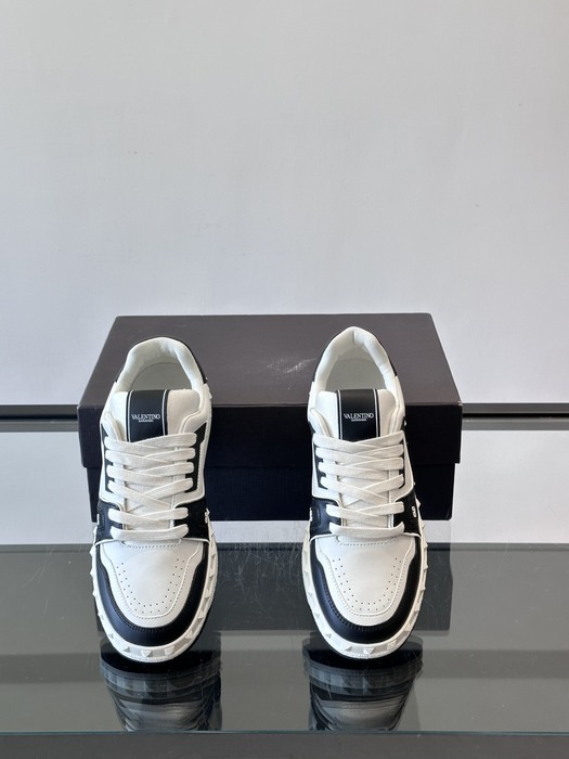 High-Quality Valentino Men's Shoes on Yupoo