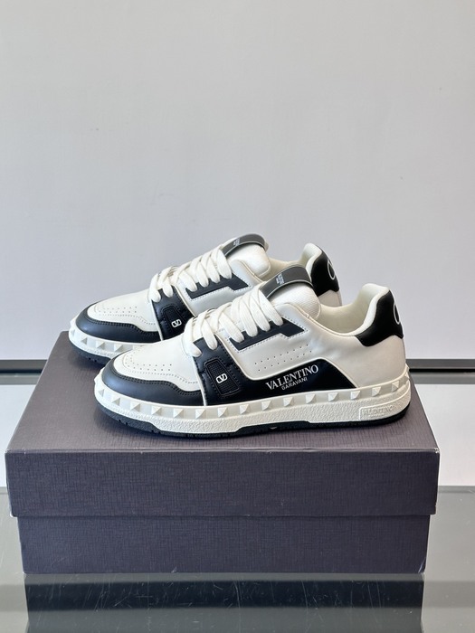 High-Quality Valentino Men's Shoes on Yupoo