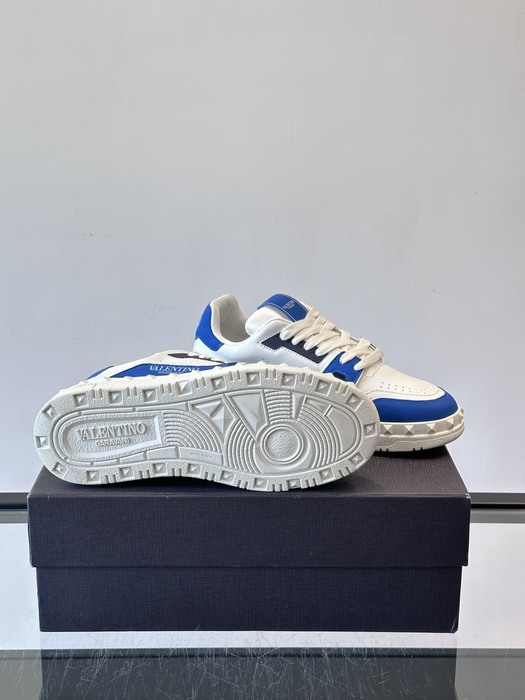 High-Quality Valentino Men's Shoes on Yupoo