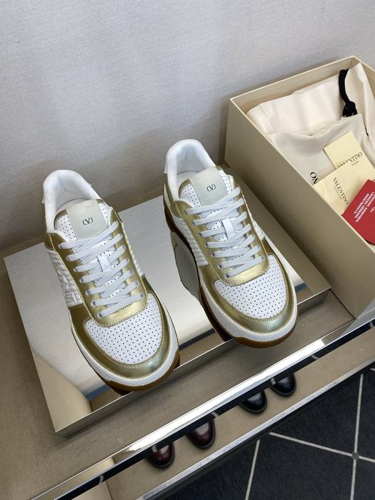 High-Quality Valentino Men's Shoes on Yupoo