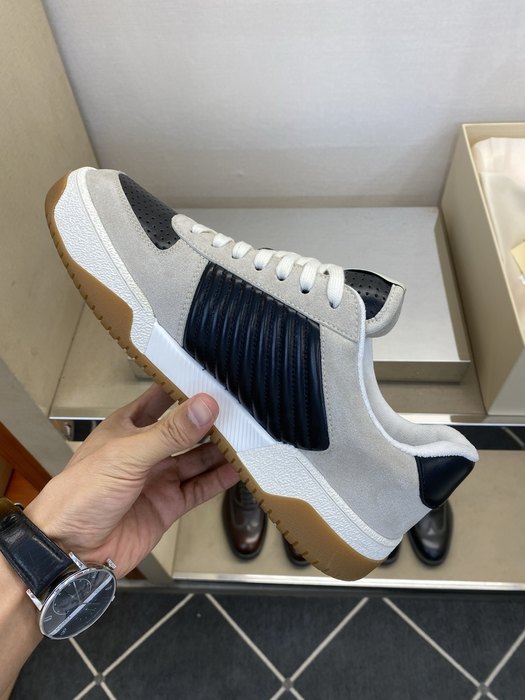 High-Quality Valentino Men's Shoes on Yupoo