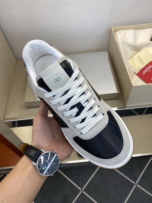 High-Quality Valentino Men's Shoes on Yupoo