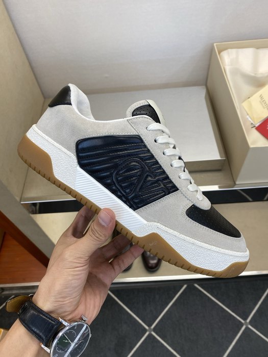 High-Quality Valentino Men's Shoes on Yupoo