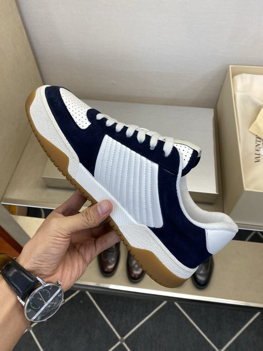 High-Quality Valentino Men's Shoes on Yupoo