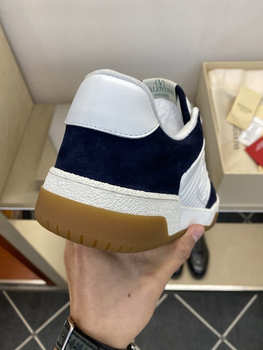 High-Quality Valentino Men's Shoes on Yupoo