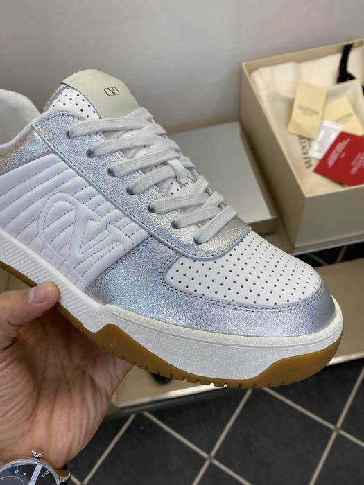 High-Quality Valentino Men's Shoes on Yupoo